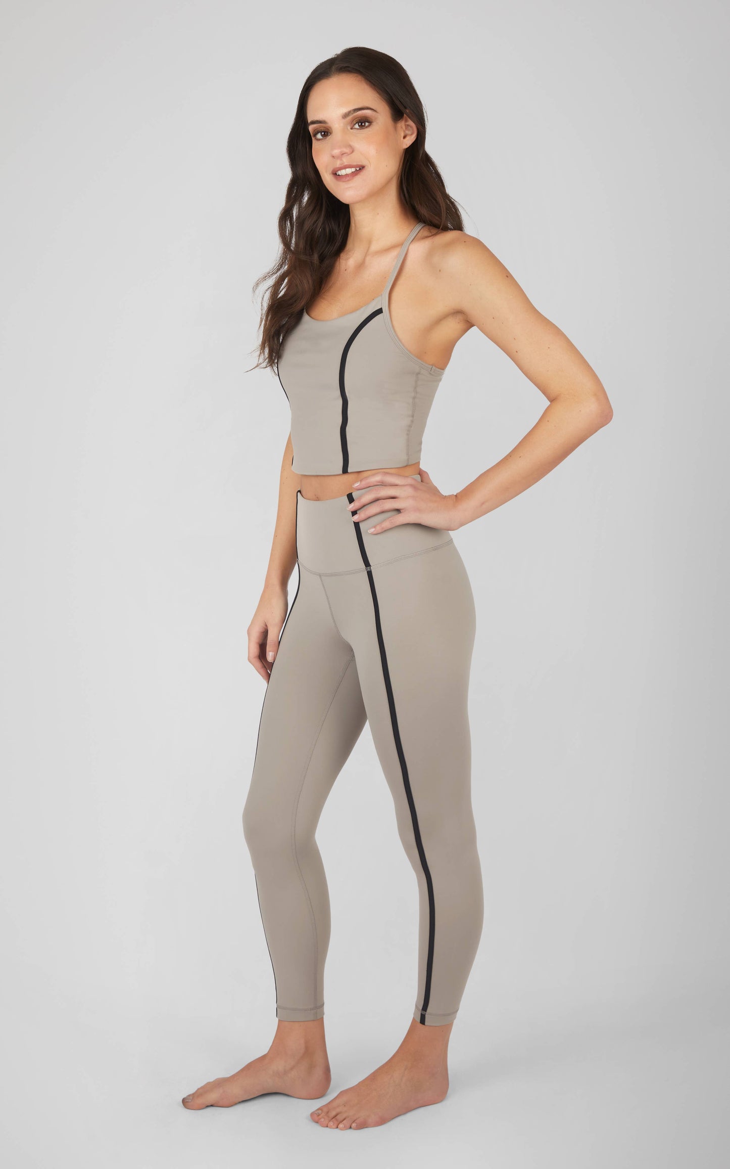 Women’s Contrast Crop Bra Tank and Ankle Leggings Set!