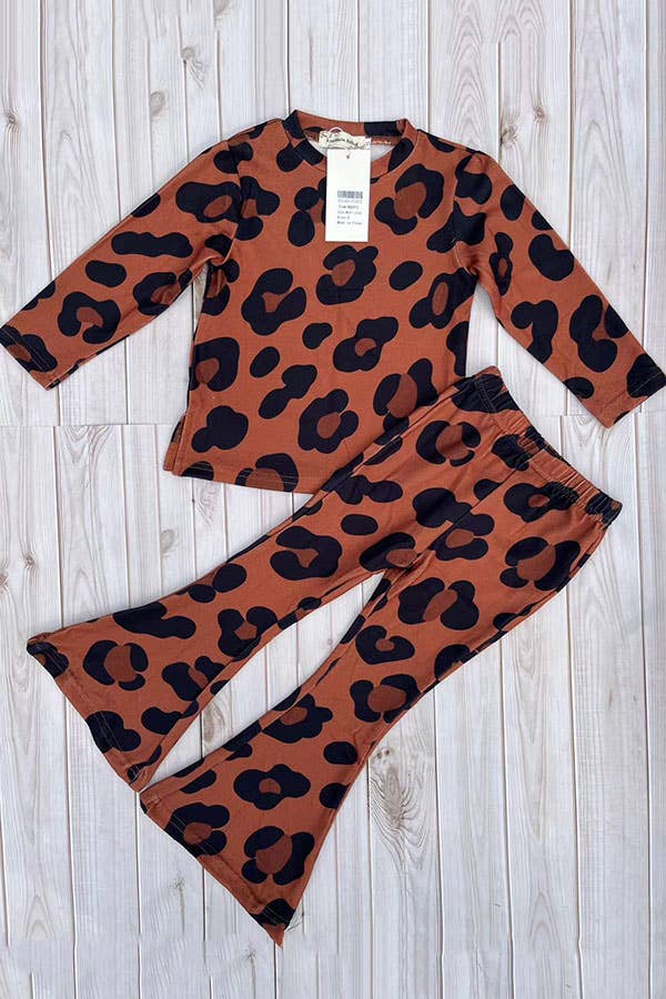 Brown leopard lounge set